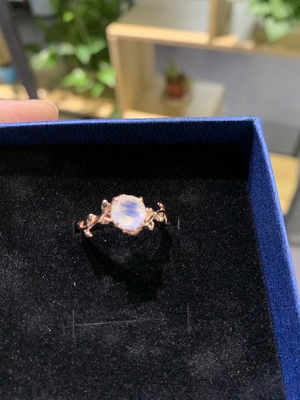 Blatt-Blumen-Rundschnitt 14K Rose Gold Moonstone Wedding Rings