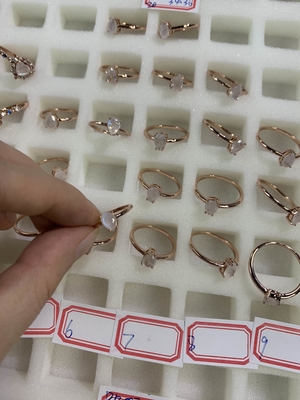 Birne schnitt köstlichen Moonstone-Ring, 14K Rose Gold Simple Moonstone Ring