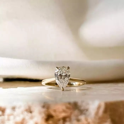 18k Gold wirklicher Diamond Engagement Ring, Birne natürlicher Diamond Wedding Ring