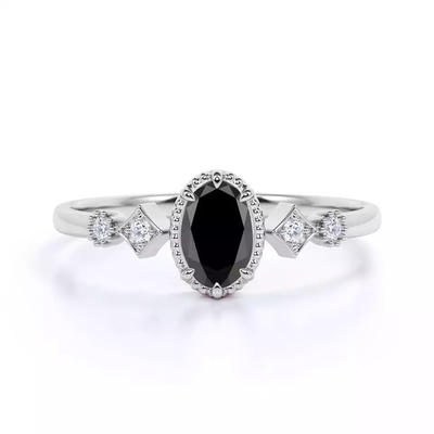 Ovale Steinkarat Schnitt-Schwarzweiss--Diamond Accents Milgrains 5 des verlobungsring-1,5