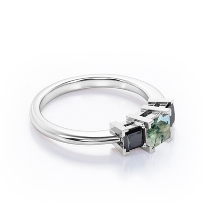 Unbedeutende quadratische V-Zinke - 0,45 TCW Prinzessin Cut Moss Green Agate mit Labor geschaffener Drei-Stein-Verpflichtung