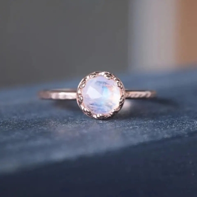 Schmuck-Birnen-Schnitt-Halo Moonstone Rose Gold Plateds 925 Sterling Silver Rainbow Faceted Moonstone u. CZ-Verlobungsring