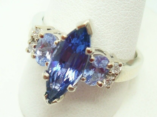 Ring Sterling Silver Ring Jewelry Blumen-Entwurf JewelersClub Tanzanite mit weißem CZ-Akzent