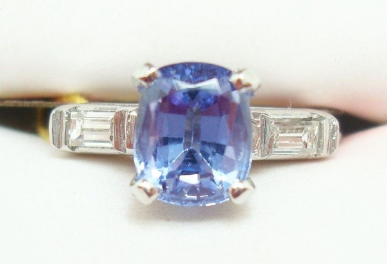 Oval des Weißgold-14k echter natürlicher Tanzanite-Ring mit CZ