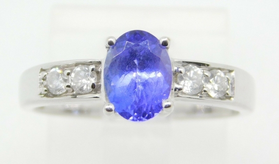 Oval des Weißgold-14k echter natürlicher Tanzanite-Ring mit CZ