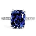 Blaues ovales Labor stellte Saphir und CZ-Fünf-Stein Ring With Silver her