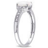 Ovaler Opal und 1/15 CT. Durchlauf T.W. CZBy Spalten-Schaft-Ring in Sterling Silver