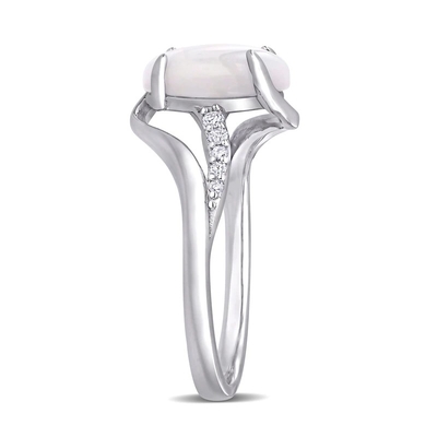 Ovaler Opal und 1/15 CT. Durchlauf T.W. CZBy Spalten-Schaft-Ring in Sterling Silver