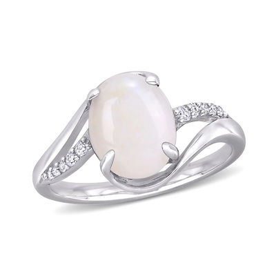 Ovaler Opal und 1/15 CT. Durchlauf T.W. CZBy Spalten-Schaft-Ring in Sterling Silver