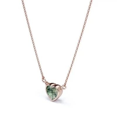925 silbernes einfaches natürliches Licht glänzendes elegantes grünes Herz geformter Moss Agate Necklace For Sale