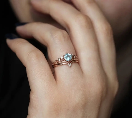 Empfindliche S925 Rose Gold Plated Natural Round formen aquamarinen Ring Women Jewelry