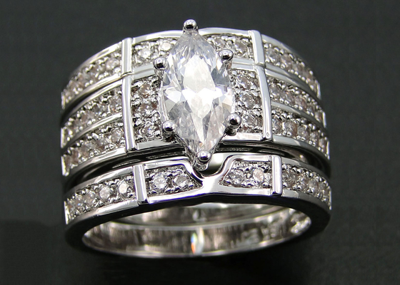 Verpflichtungs-Ehering 10K 14K Gold, Diamantring ODM 0.68ct 56pcs natürliches