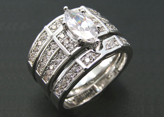 Verpflichtungs-Ehering 10K 14K Gold, Diamantring ODM 0.68ct 56pcs natürliches
