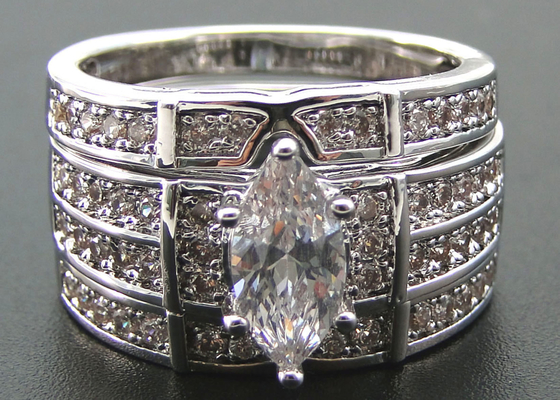 Verpflichtungs-Ehering 10K 14K Gold, Diamantring ODM 0.68ct 56pcs natürliches