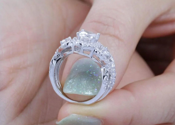 Soem-ODM natürlicher Diamond Wedding Rings, Maß der Halo-Art-Freundschaftsring-6.5mm