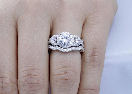 Soem-ODM natürlicher Diamond Wedding Rings, Maß der Halo-Art-Freundschaftsring-6.5mm