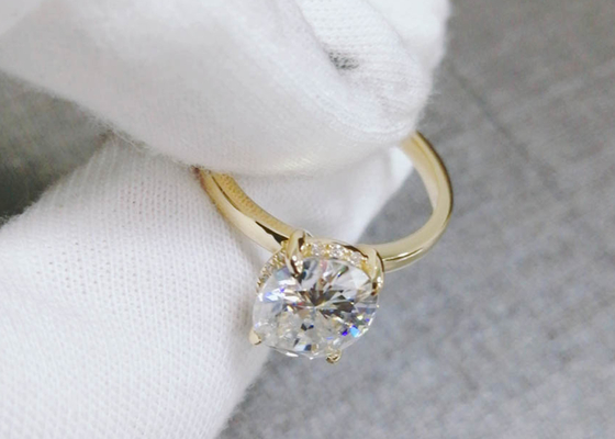 Goldmaterials 0.7×0.9cm 1.5ct ovale geschnittene Labor gewachsene Moissanite des Ring-14K Größe
