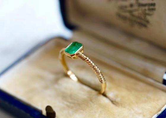 0.51ct natürlicher grüner Emerald Ring, 18K Gold Diamond Ring für die Heirat