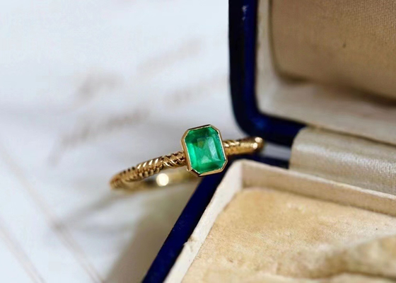 0.51ct natürlicher grüner Emerald Ring, 18K Gold Diamond Ring für die Heirat