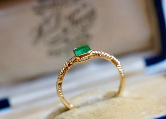 0.51ct natürlicher grüner Emerald Ring, 18K Gold Diamond Ring für die Heirat