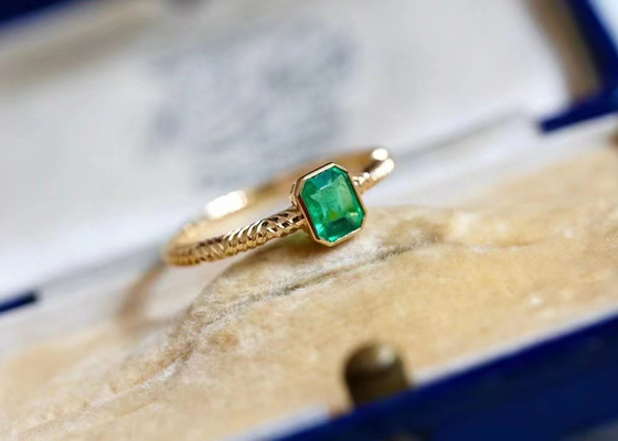 0.51ct natürlicher grüner Emerald Ring, 18K Gold Diamond Ring für die Heirat