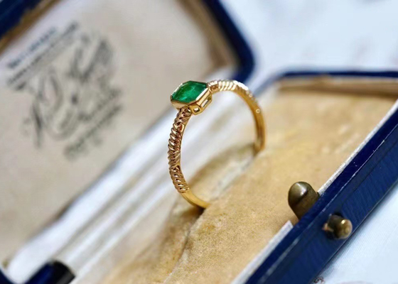 0.51ct natürlicher grüner Emerald Ring, 18K Gold Diamond Ring für die Heirat