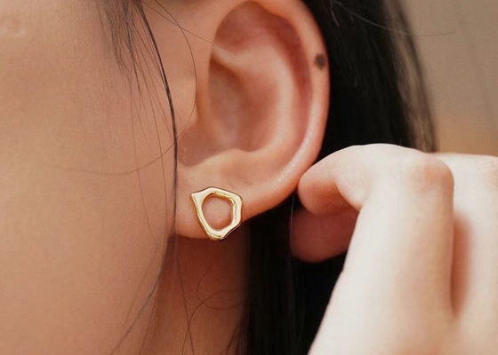 Unregelmäßiges des Kreis-9k Maß Goldder ohrring-8mm für Jahrestag