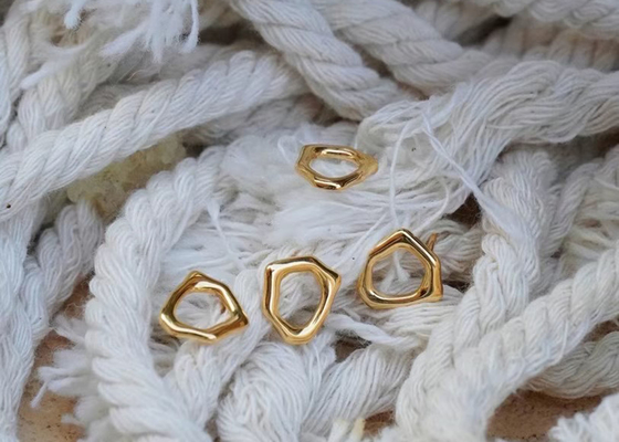 Unregelmäßiges des Kreis-9k Maß Goldder ohrring-8mm für Jahrestag