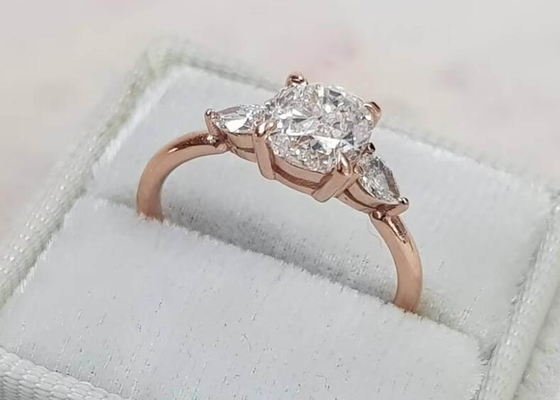 Greifereinstellung Kissen schnitt Diamond Ring mit 8×8mm Stein-Soem 3