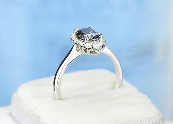 3 Karat ovales Labor gewachsene Größe Farbe 8×10MM Moissanite Ring Dark Grey