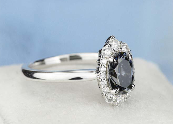 3 Karat ovales Labor gewachsene Größe Farbe 8×10MM Moissanite Ring Dark Grey