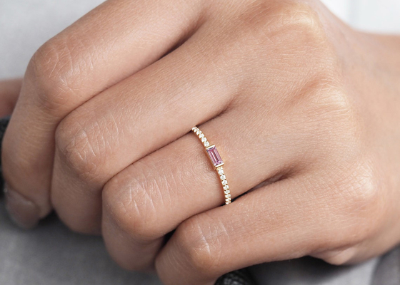 Dünne des Diamant-9K Breite Golddes ring-0.20ct 2.5MM für Verpflichtungs-Krappenfassungs-Art