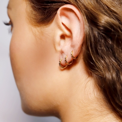 Größe 1.3-1.5g 0.06ct Diamond Huggie Hoop Earrings 8mm 7mm 6mm Gewicht