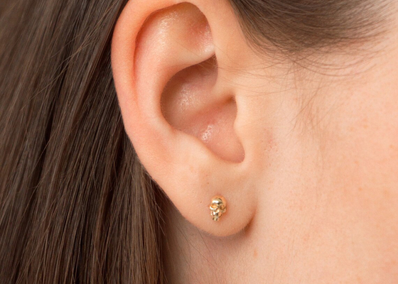 Zinken-Hand der Jahrestags-Goldschädel-Ohrring-3×5MM, die Art ODM einstellt