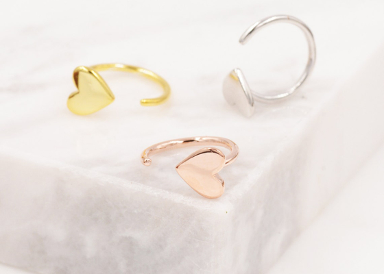 Goldohrring-kleines Herz Huggie-Band-9K formen Dia Inner 8mm äußeres 10.5mm