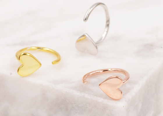 Goldohrring-kleines Herz Huggie-Band-9K formen Dia Inner 8mm äußeres 10.5mm