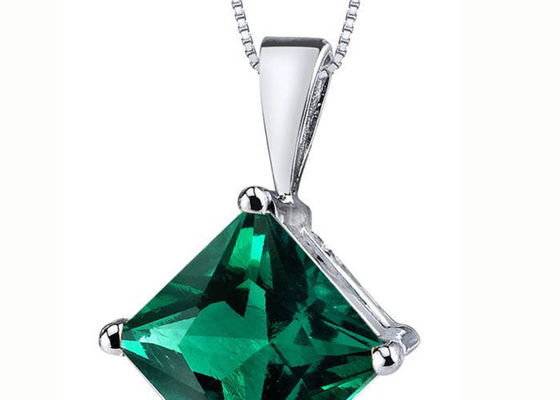 natürliche Emerald Pendant Necklace Princess Cut 7×7mm Größe 2.2ct