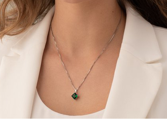 natürliche Emerald Pendant Necklace Princess Cut 7×7mm Größe 2.2ct